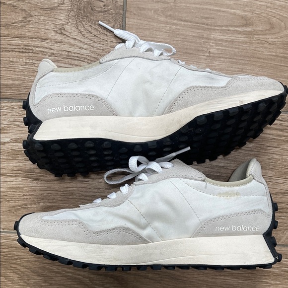 New Balance 327 White & Black Retro Runner Sneakers - Picture 3 of 6